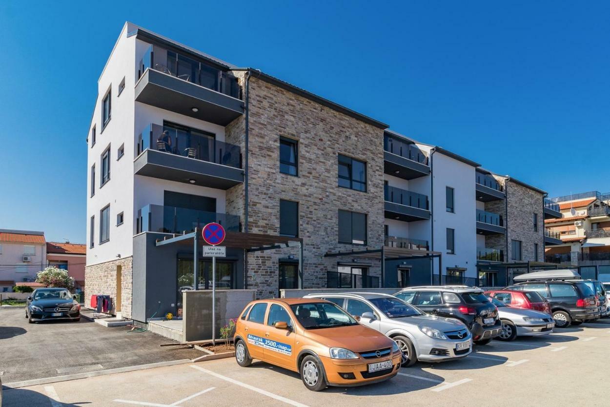 Apartment Aron Medulin Exterior photo